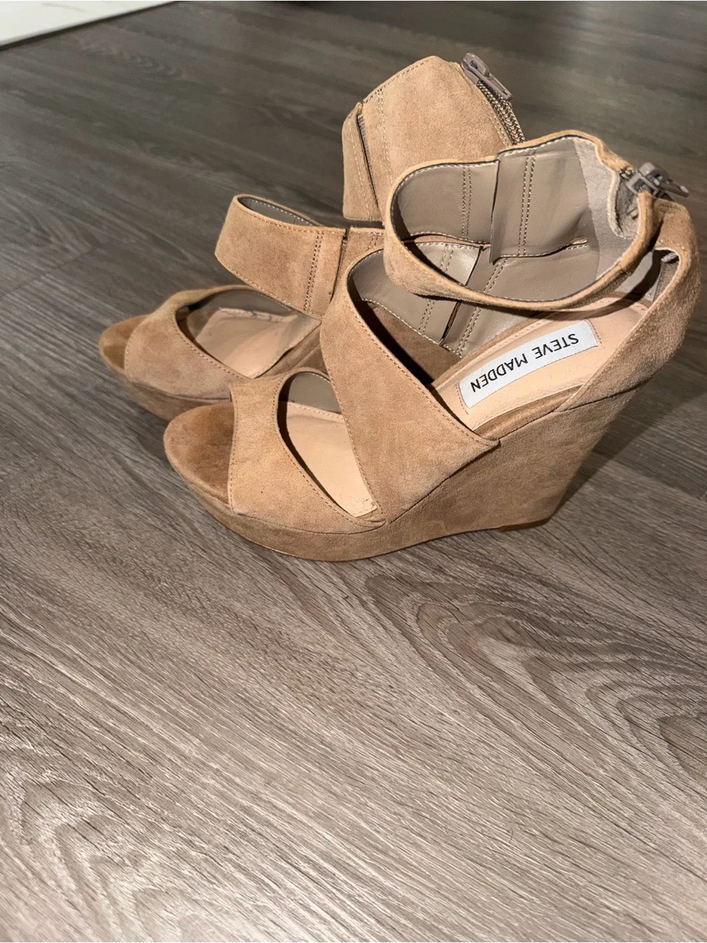 Steve Madden suede upper